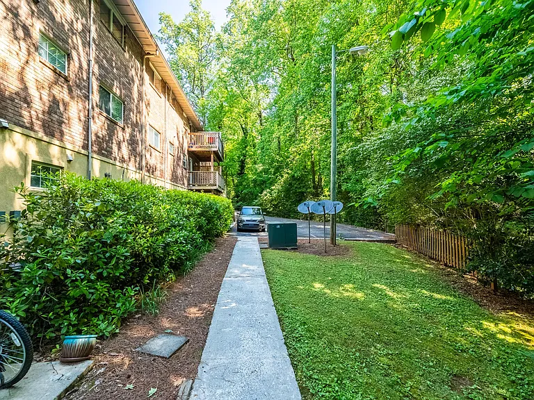 3665 Chestnut Dr #D2 — Photo 21