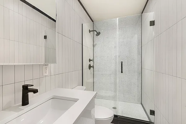 Rented by Constellation Commercial Real Estate Advisors, LLC | media 20