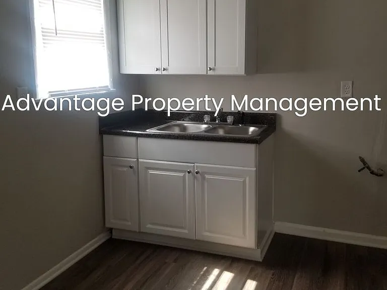 1445 Britton St — Photo 4