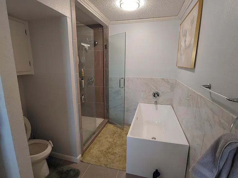 251 Avenue Point — Photo 3