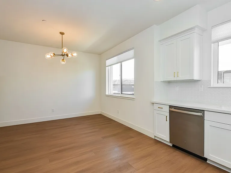 951 Woodside Rd — Photo 12