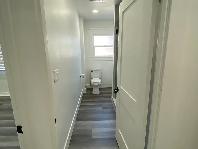 301 E Franklin Ave — Photo 17