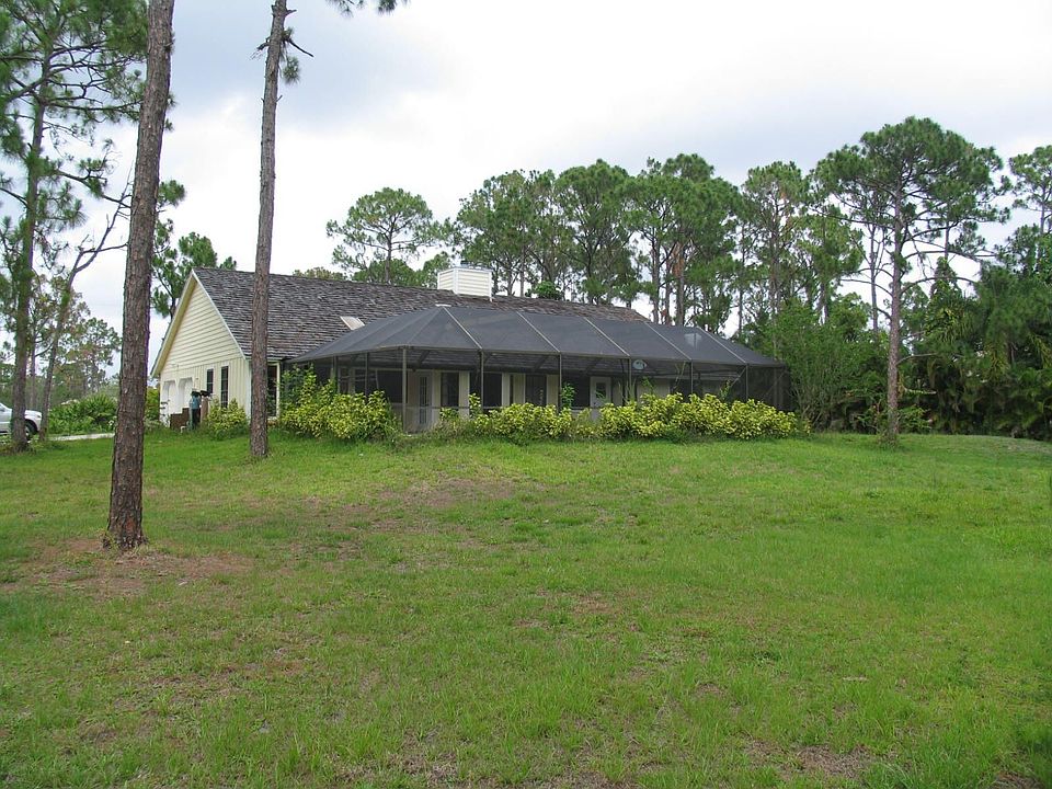 Exterior Rea