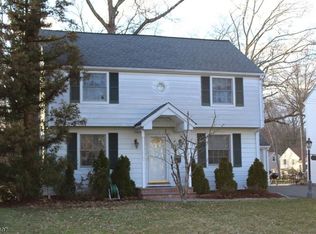 26 Crescent Rd, Livingston, NJ 07039