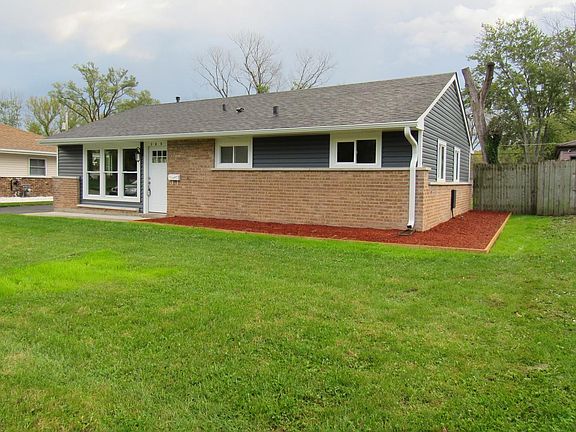 4th image of 165 Shabbona Dr