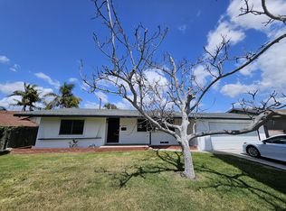 2879 W Lynrose Dr, Anaheim, CA 92804