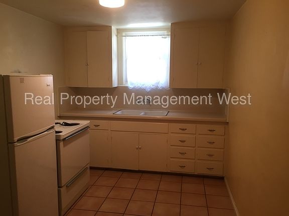 3rd image of 1007 S Denver St