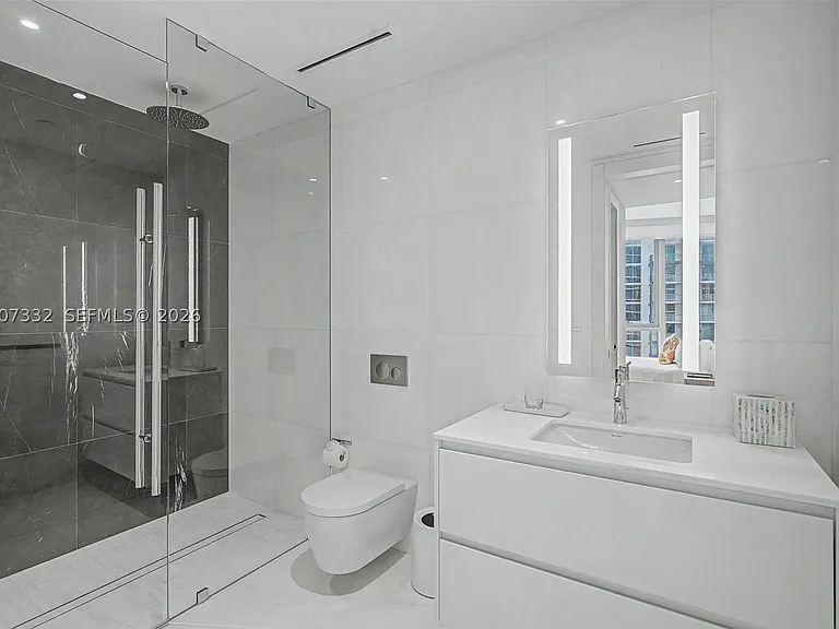 300 Biscayne Boulevard Way #3203 — Photo 11