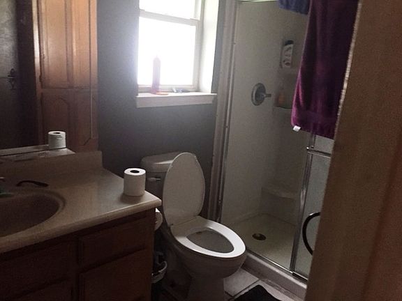 5th image of 900 Carter Dr