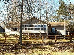 340 Possum Point Dr, Eatonton, GA 31024