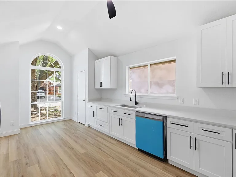 8812 Sabinas Trl — Photo 30
