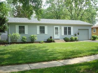 19713 W Cambridge Rd, Mundelein, IL 60060