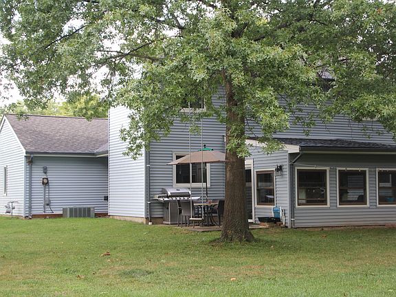 3rd image of 22455 Jonathan Dr