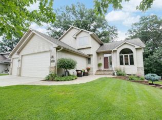 4687 Hale Ave N, Oakdale, MN 55128