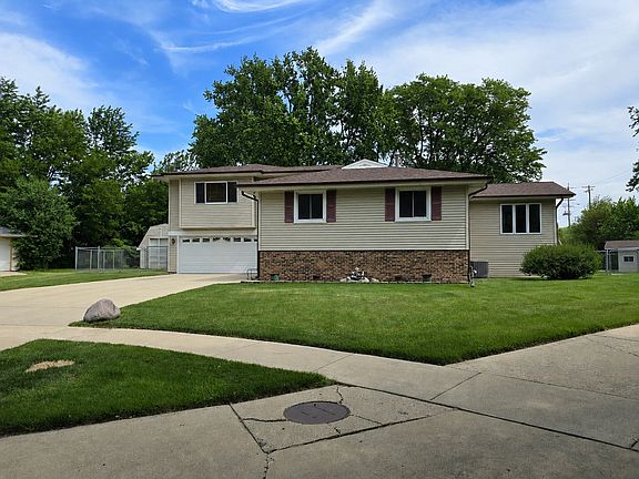 3rd image of 1413 Weyers Ct
