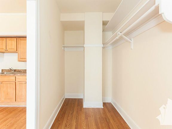 4th image of 2780 N Milwaukee Ave #337