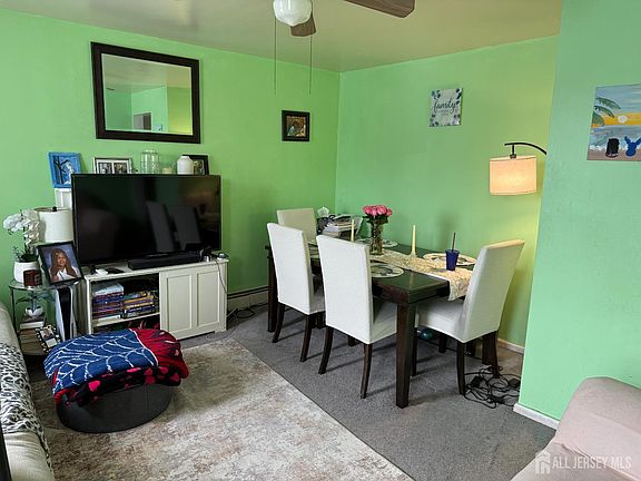 4th image of 31 Edwin St