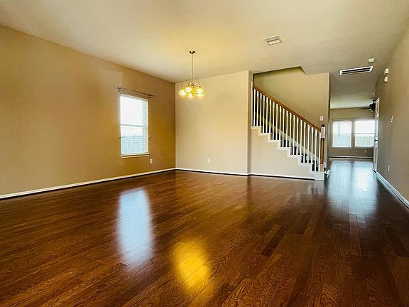 2nd image of 611 Blue Oasis Ct