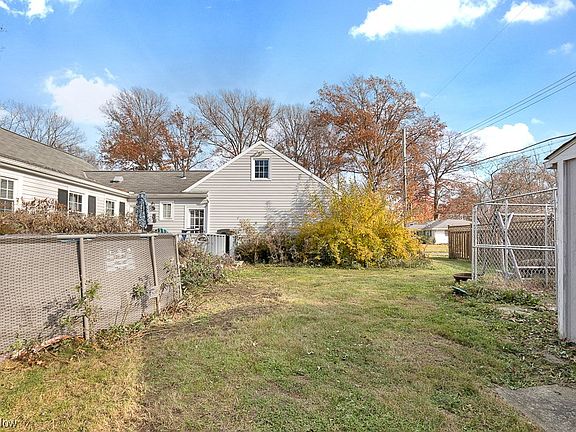 5th image of 257 Yale Ave