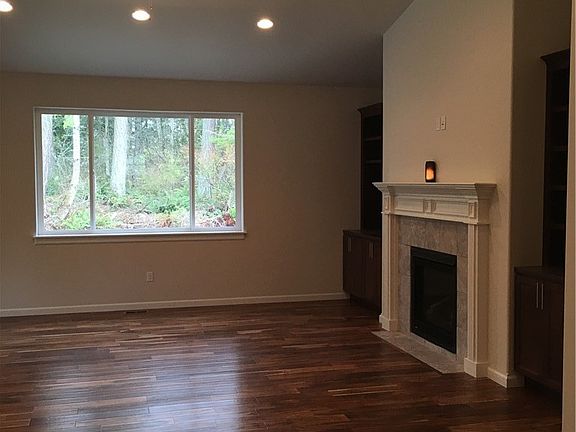 5th image of 444 Lucy Ct