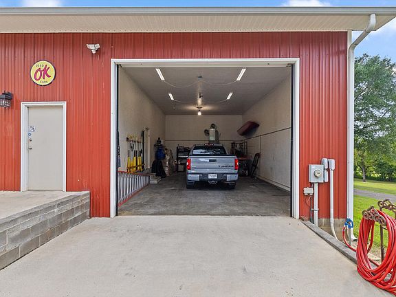 141st image of 1020 Thomas Rd