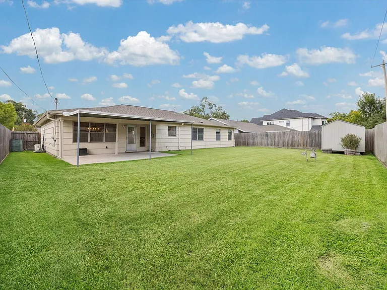 8037 Longridge Dr — Photo 21