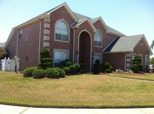 5102 Easterlyn Cir, New Orleans, LA 70128