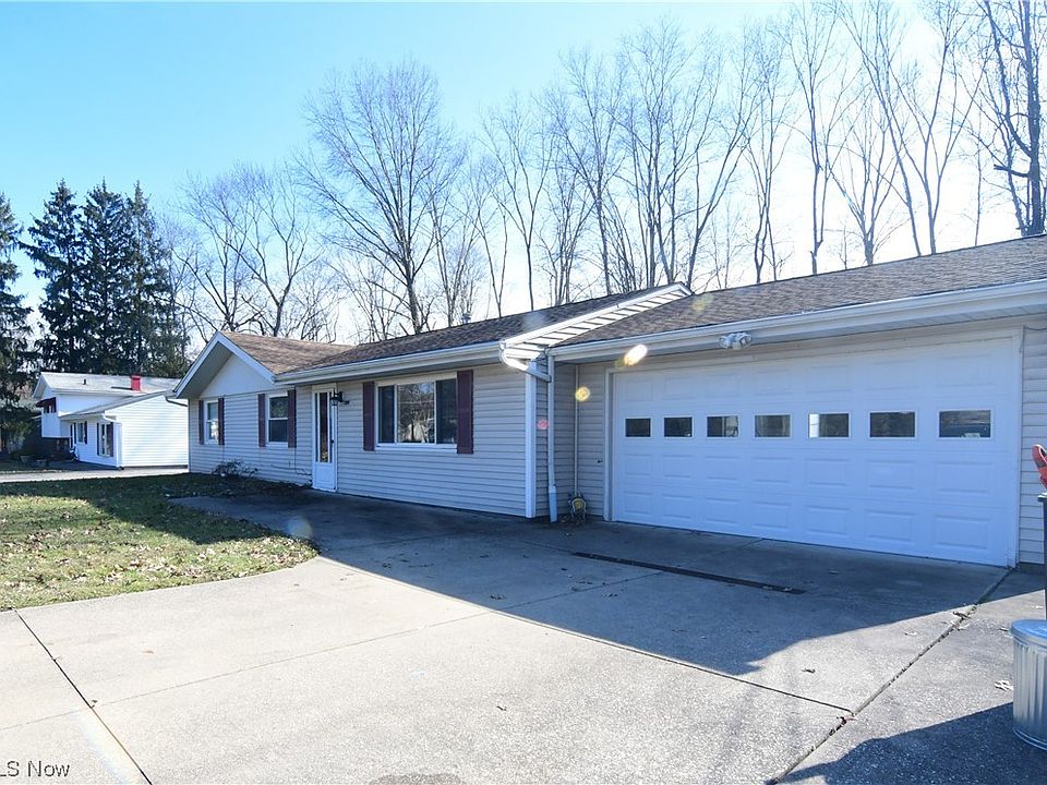 1st image of 884 Sioux Ln