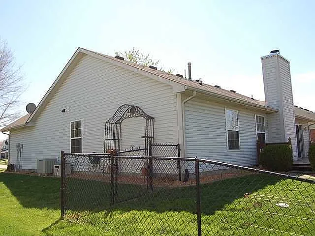 6524 Rosebush Ln photo 1