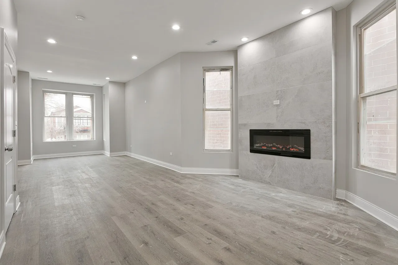 3 bed, 1500 sqft, $2,400 — Photo 2