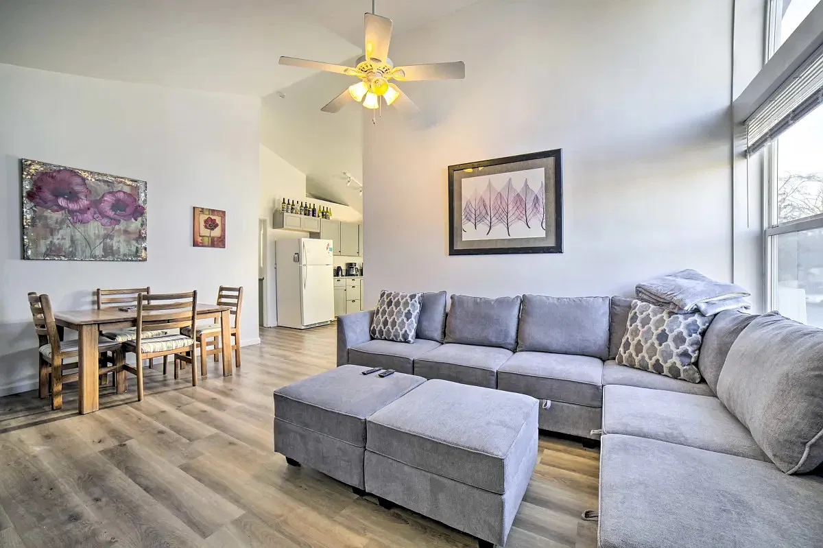 2 bed, 1230 sqft, $2,300 — Photo 3