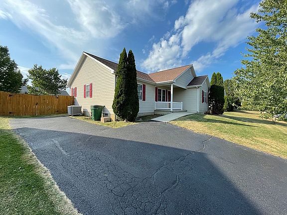 2nd image of 86 Sugar Mill Ln