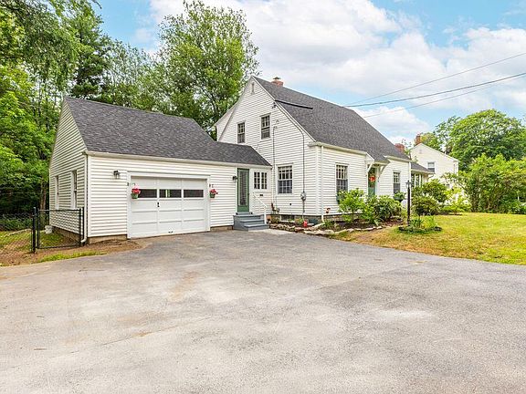 3rd image of 36 Narragansett Street