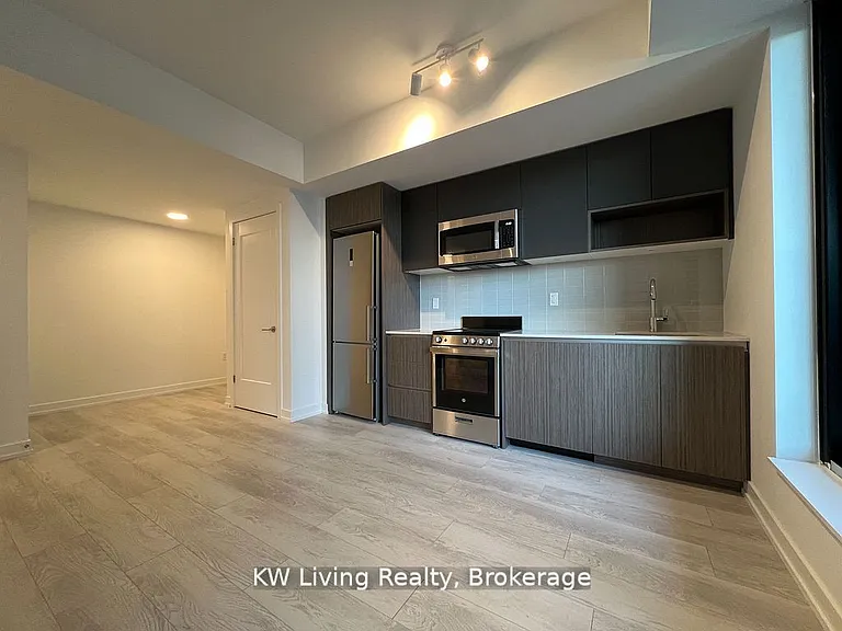 799 The Queensway #605 — Photo 9
