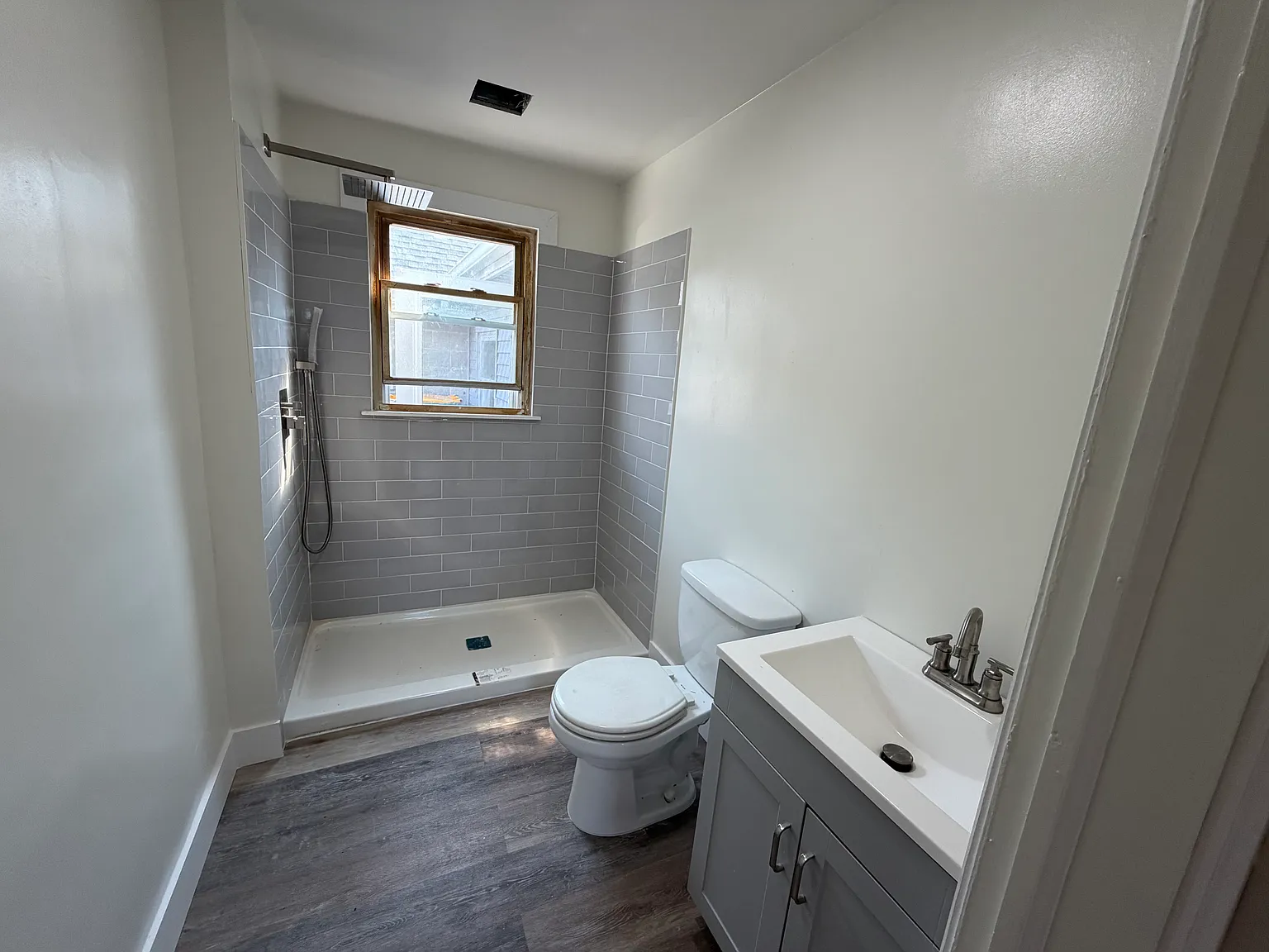 2 bed, 1.5 bath, 843 sqft, $1,750 — Photo 2