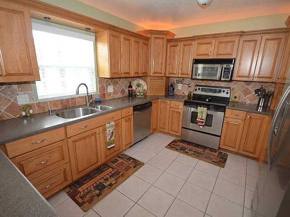 5th image of 10281 61st Ct