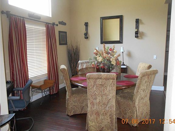 3rd image of 15 Hornby Ln
