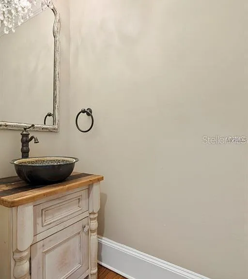 1119 Belleaire Cir — Photo 21