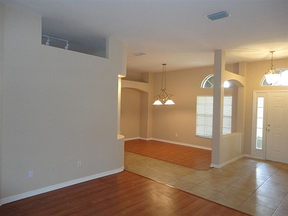 3rd image of 12026 Timberhill Dr