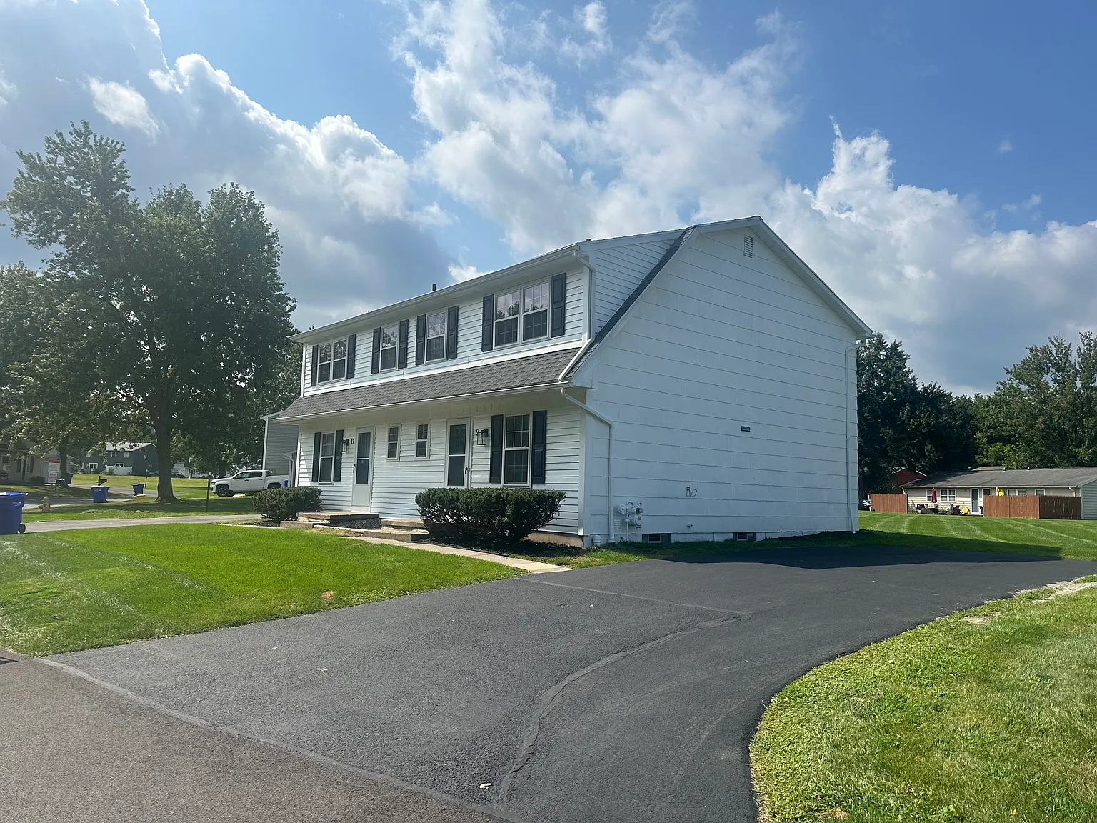 2 bed, 1.5 bath, 1860 sqft, $2,100 — Photo 1
