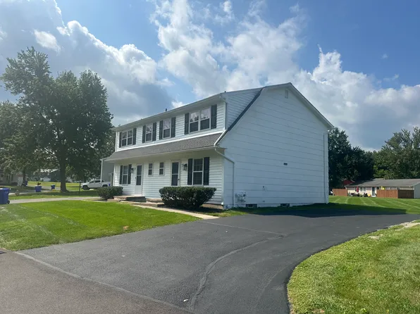 9 Teakwood Ln, Fairport, NY 14450
