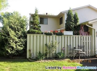 886 Monterey Dr, Shoreview, MN 55126