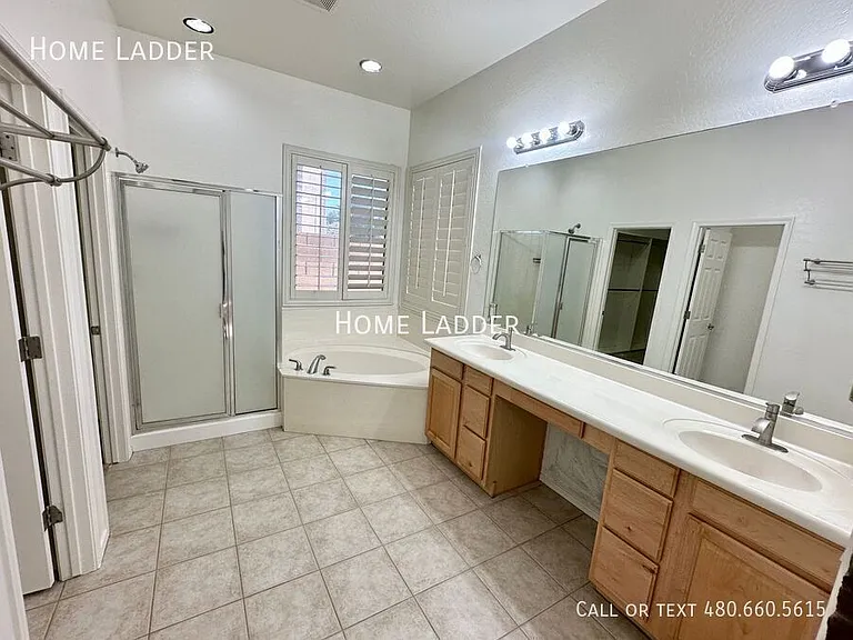 6822 S 55th Ln — Photo 15
