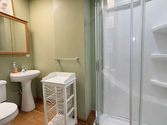 4th image of 35 N Saginaw St #2