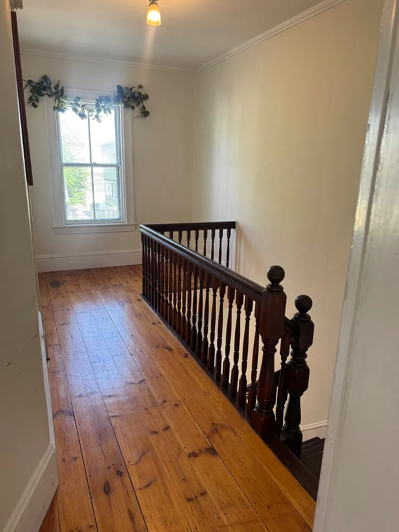 553 Dubuque St - Unit 3 — Photo 2