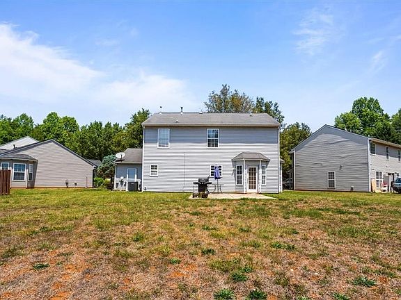 3rd image of 15 Loblolly Ct