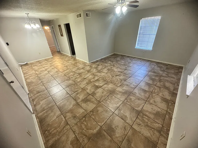 680 Sharp Ln #116 — Photo 4