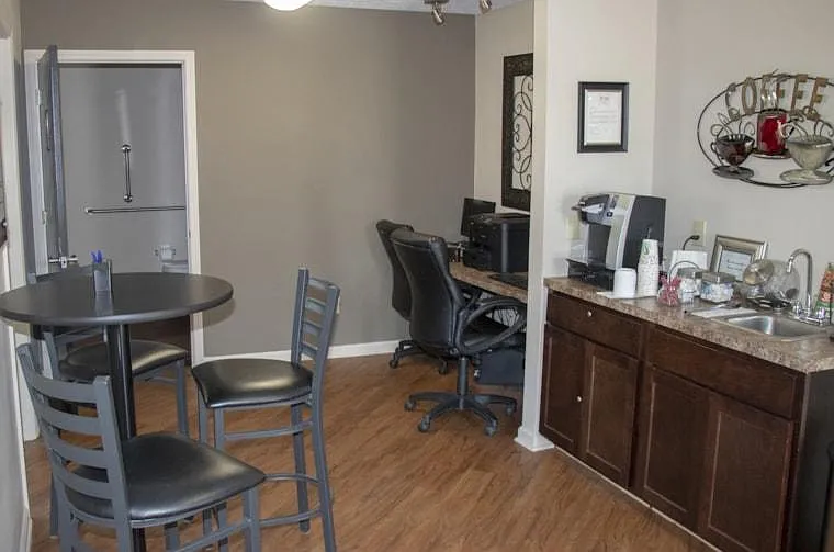 Oak Meadow Apartments — Photo 12