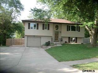 18917 Benton Blvd, Elkhorn, NE 68022