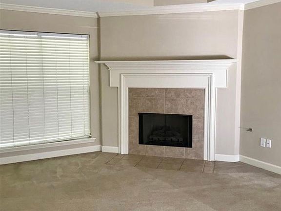 3rd image of 304 Willow Bay Dr